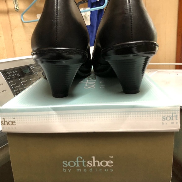 Soft Shoe by Medicus “Rose” black heels - Picture 3 of 4